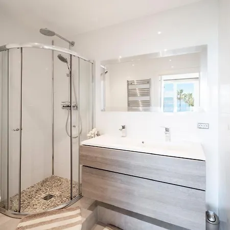 Stunning 3 Bedrooms With A Sea View Terrace Appartamento *