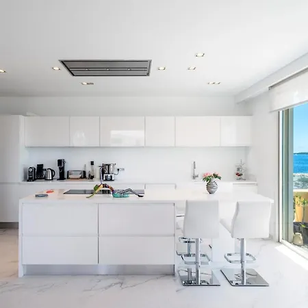 Stunning 3 Bedrooms With A Sea View Terrace Cannes